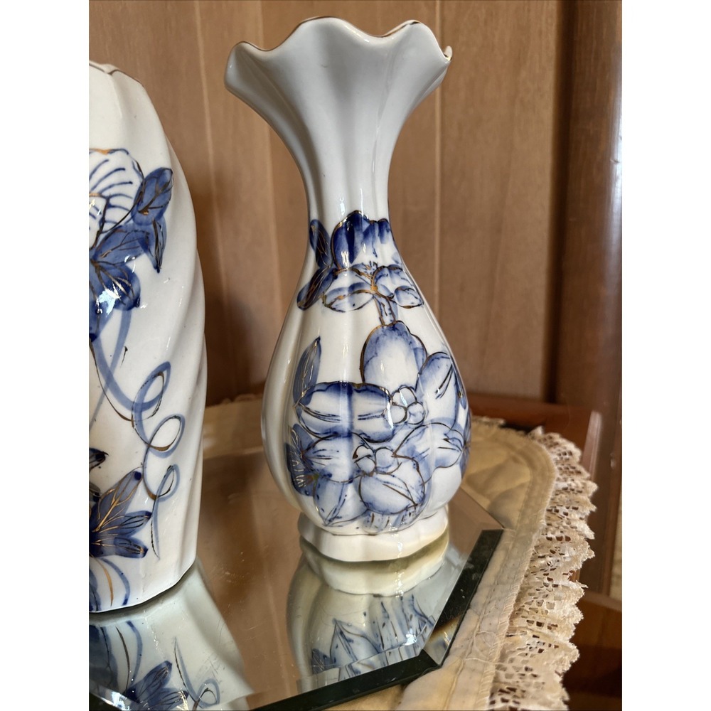 Vintage Blue and White Medium Ceramic Vases with Floral design With Gold Piping - Picture 3 of 9